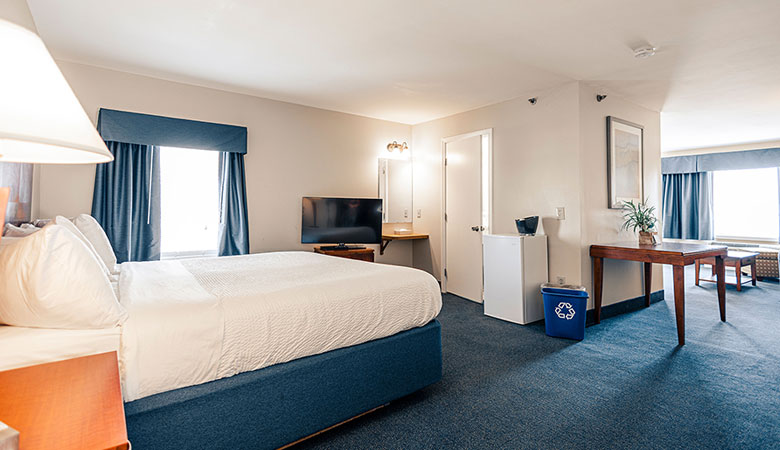 Deluxe Oceanfront Suites